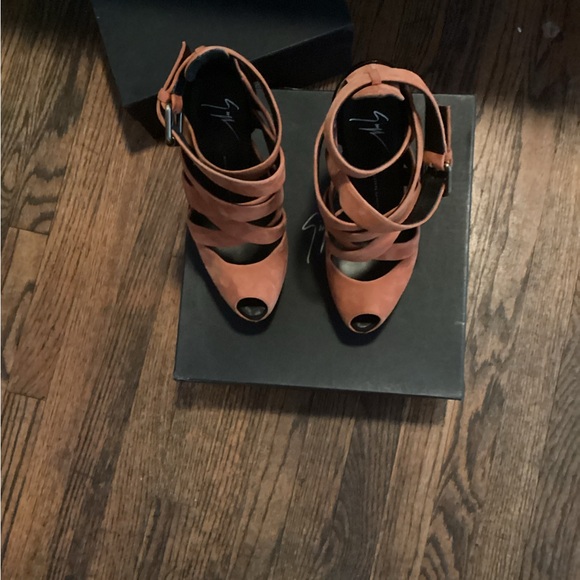 Shoes - Picture 4 of 8